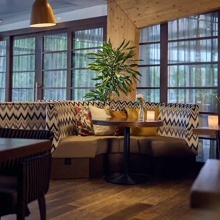 Hotell Westcord Art 4 Stars 4*