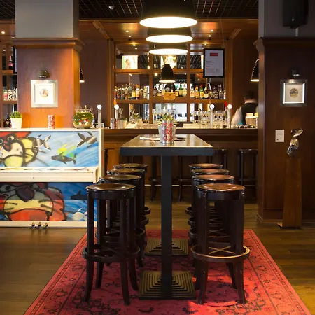 ويست كورد آرت هوتل 4 ستارز فندق 4*