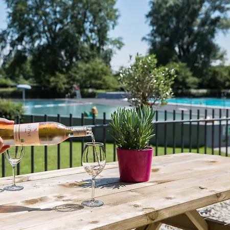 فندق ويست كورد آرت هوتل 4 ستارز 4*