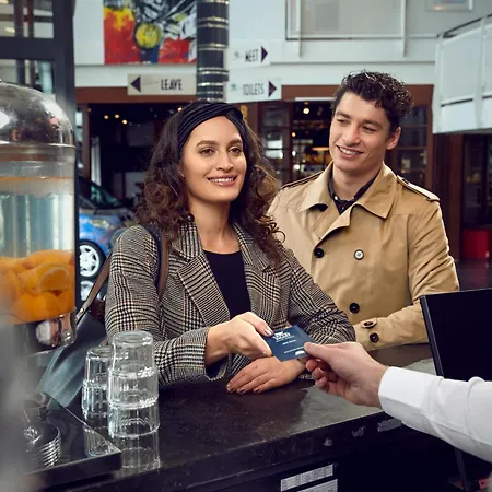 ويست كورد آرت هوتل 4 ستارز