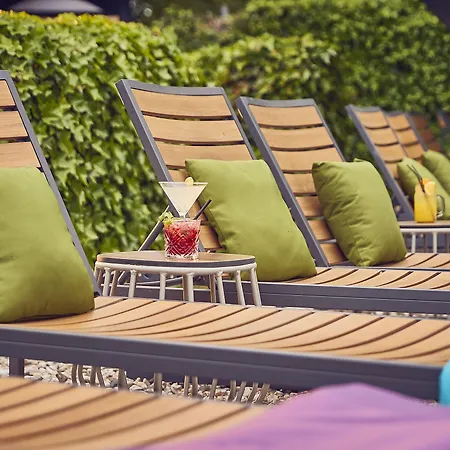 ويست كورد آرت هوتل 4 ستارز