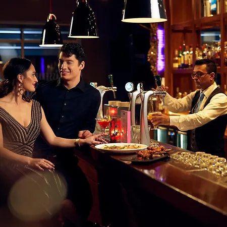 فندق ويست كورد آرت هوتل 4 ستارز 4*