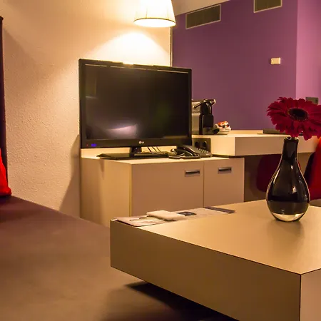 فندق ويست كورد آرت هوتل 4 ستارز