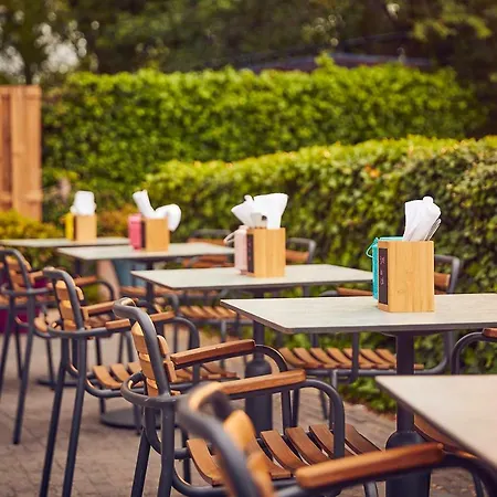 فندق ويست كورد آرت هوتل 4 ستارز 4*