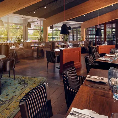 ويست كورد آرت هوتل 4 ستارز فندق 4*