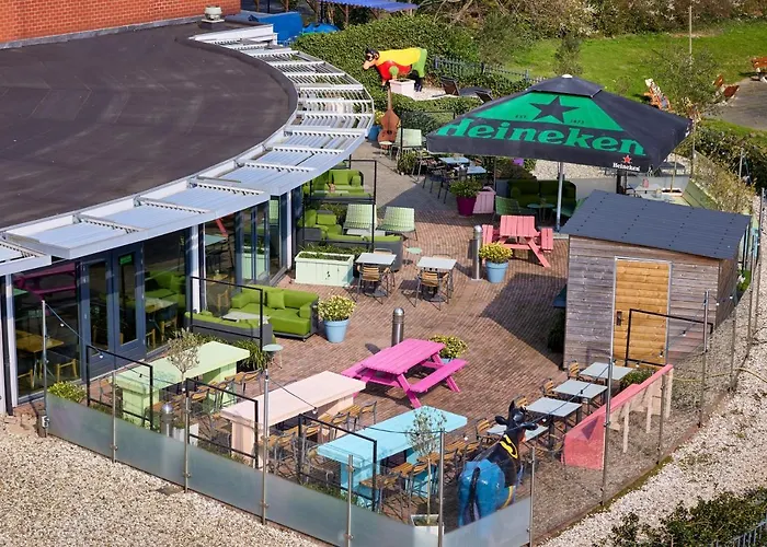 ウエストコード アート 4 スターズ ホテル