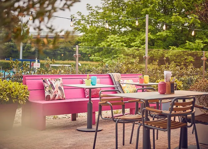 ウエストコード アート 4 スターズ ホテル