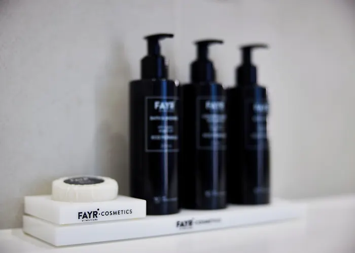 ウエストコード アート 4 スターズ ホテル