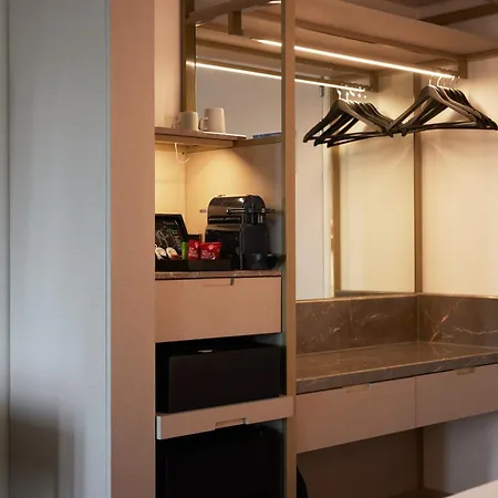 Otel Westcord Art 4 Stars